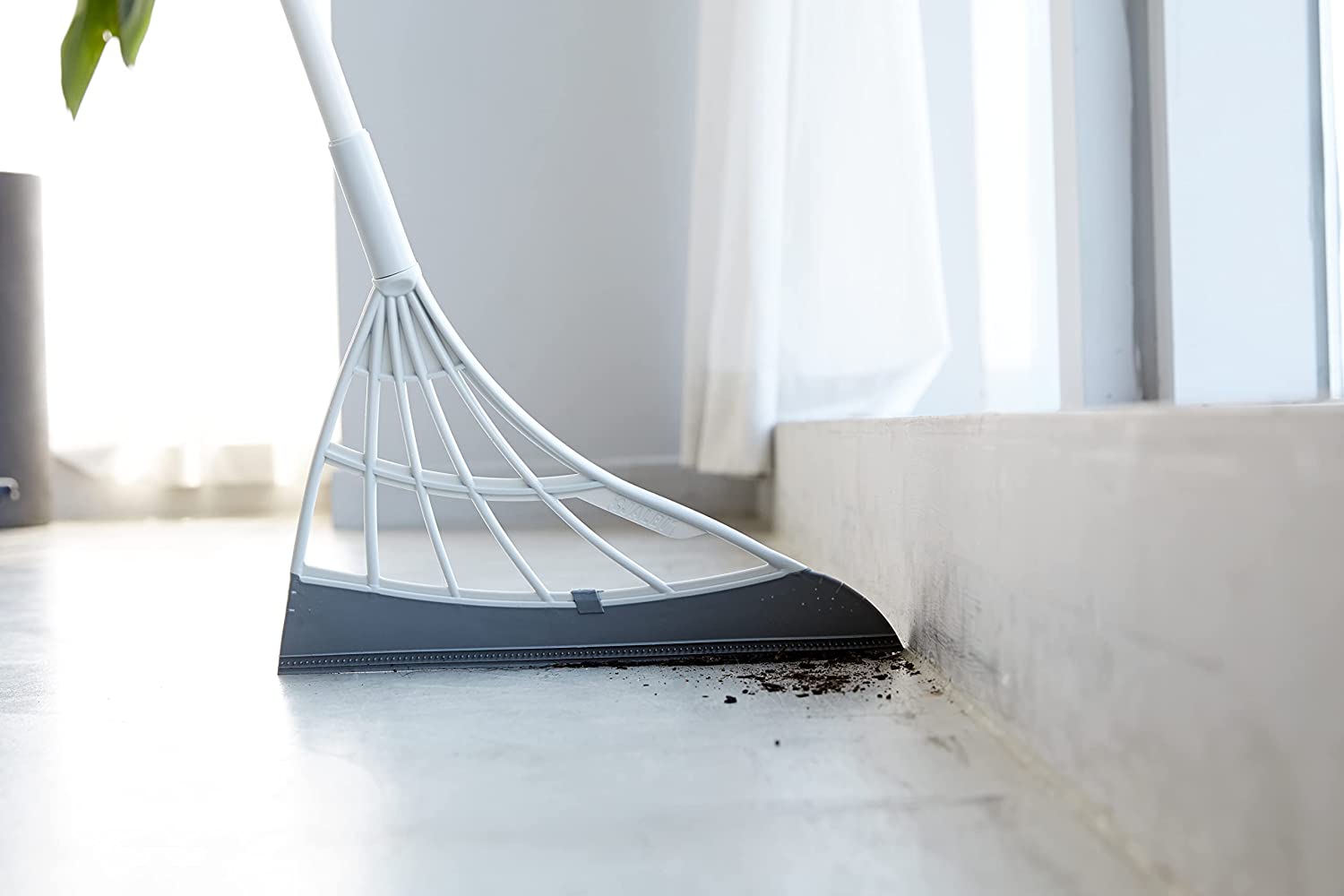 Everlab All-Surface Silicone Broom, Squeegee, Pet Hair Remover - Smart Broom For Indoor Cleaning - Cleans Glass, Fine Dust, Hair, Liquids - For Smooth Floors, Rugs, Windows
